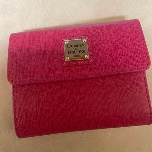 Perfect and pink Dooney and bourke wallet!